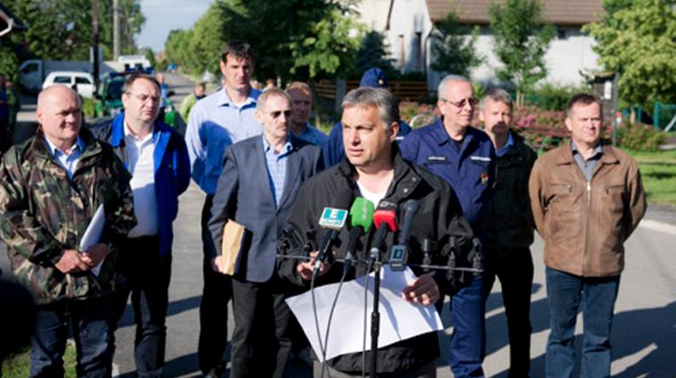 Hungarian Solidarity Overcoming Flood Of The Century