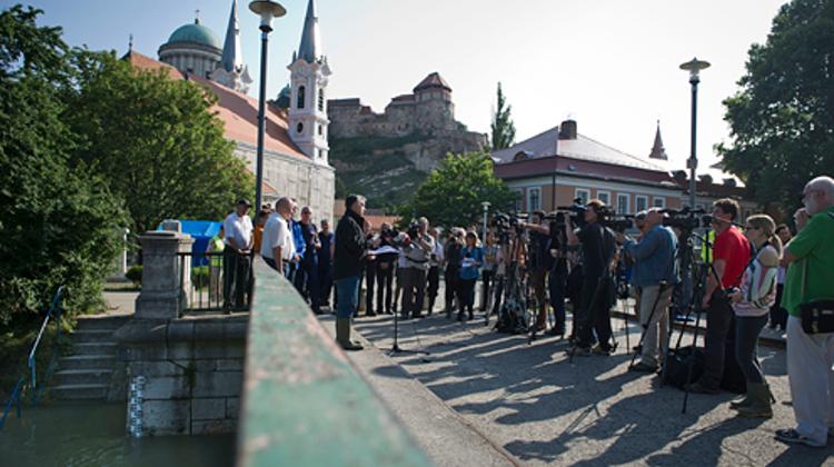 Anti-Flood Defences Hold Firm In Hungary