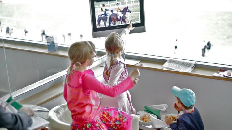 Invitation: Hungarian Derby 2013, Budapest, 7 July