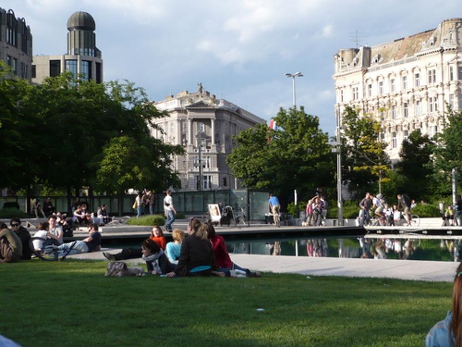 New Plans For Erzsébet Tér Venue In Budapest