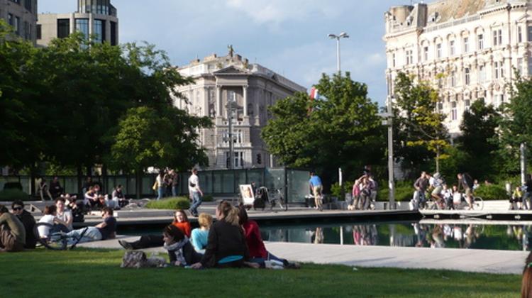 New Plans For Erzsébet Tér Venue In Budapest