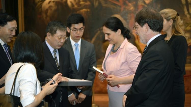 Exhibition Of Hungarian Art In Shanghai