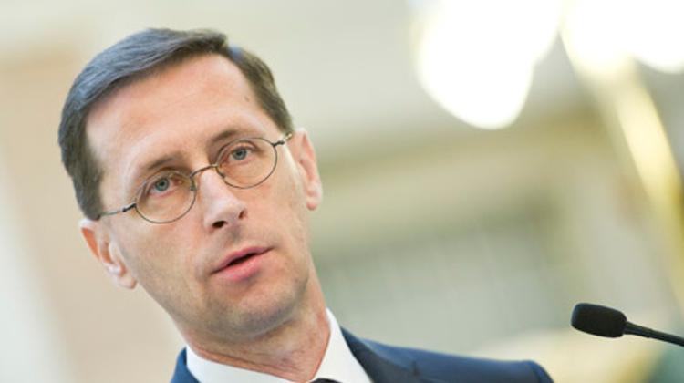 Hungarian Minister Talks With Advocacy Groups Re Foreign Currency Loans