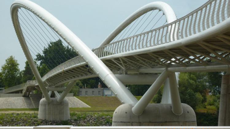 Central Europe’s Longest Pedestrian Bridge Opens  In Szolnok, Hungary