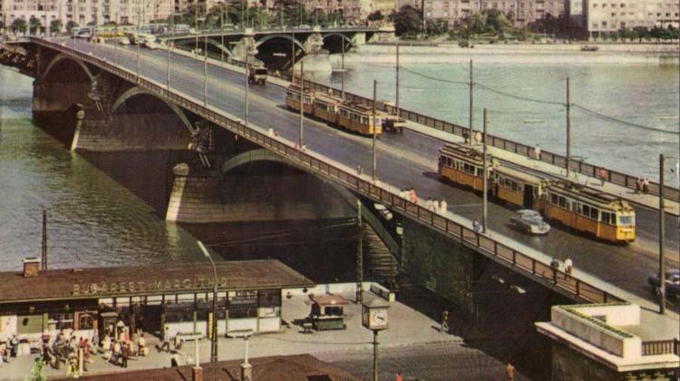 Photo Article: Pótkulcs, Budapest