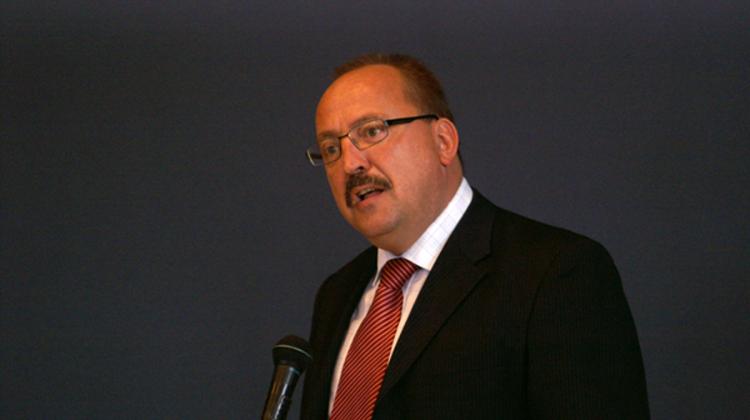 Hungary's State Secretary:  Military Intervention In Syria Should Be Avoided