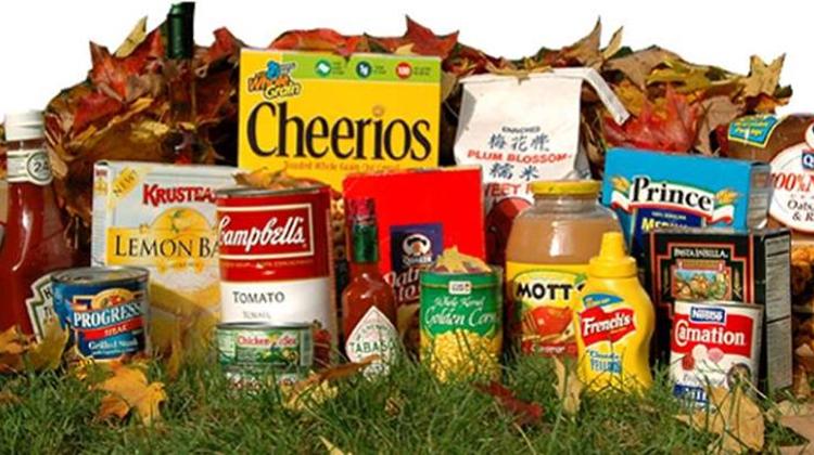 'Donate A Can! Yes We Can!' ISAS Fooddrive For Hungarian Families In Need