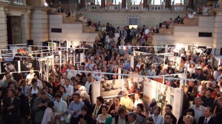 Now On: World Press Photo Exhibition In Budapest (See Video Clip)