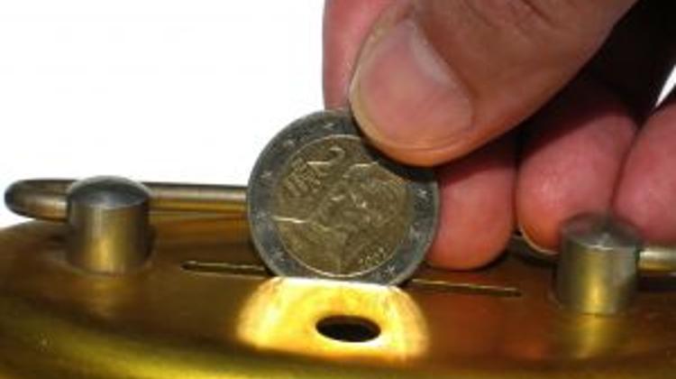Hungarians Keep Savings In Piggy Banks