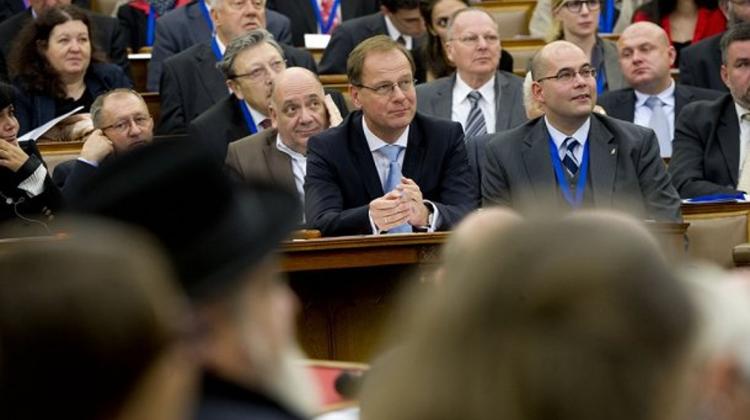 Hungarian Parliament’s Autumn Session Extended