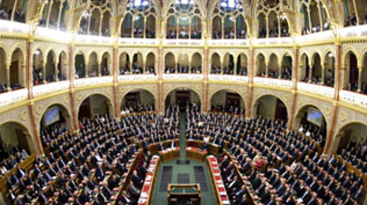 Hungarian Parliament Approves 255 Laws In 2013