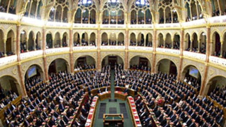 Hungarian Parliament Approves 255 Laws In 2013
