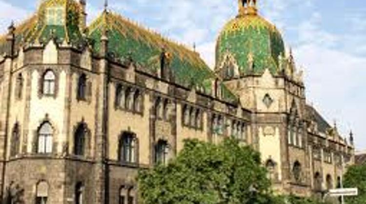 Budapest Applied Arts Museum Director Resigns