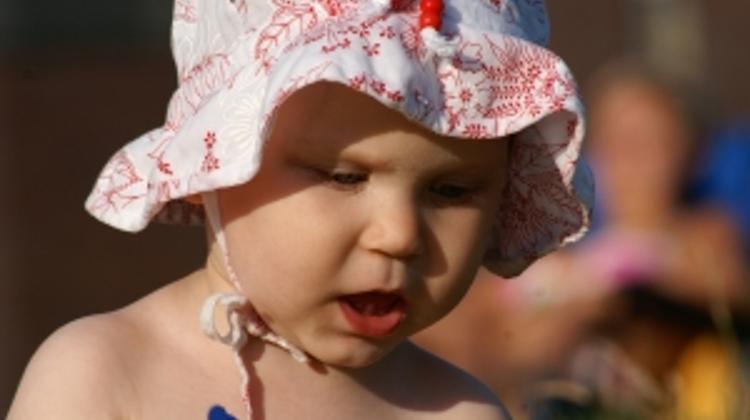 Hungary’s Socialists Want To Scrap Maternity Benefit, Says Fidesz