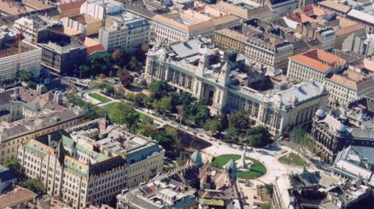 Xpat Opinion:  Some Facts About A Monument To The “Memory Of All Victims” In Budapest