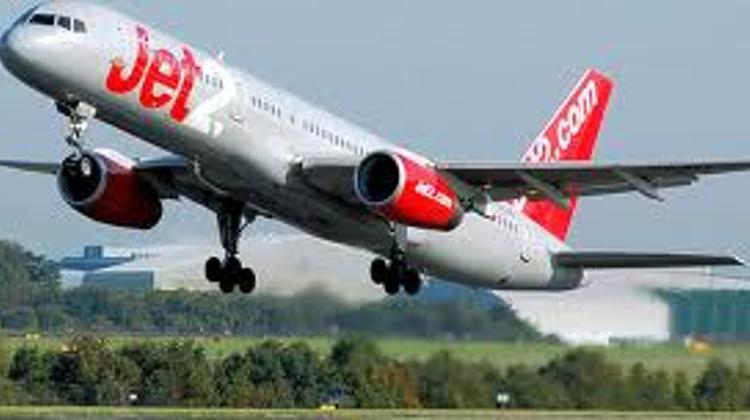 Jet2.com Cabin Crew Pick Up Top Hungarian Travel Award