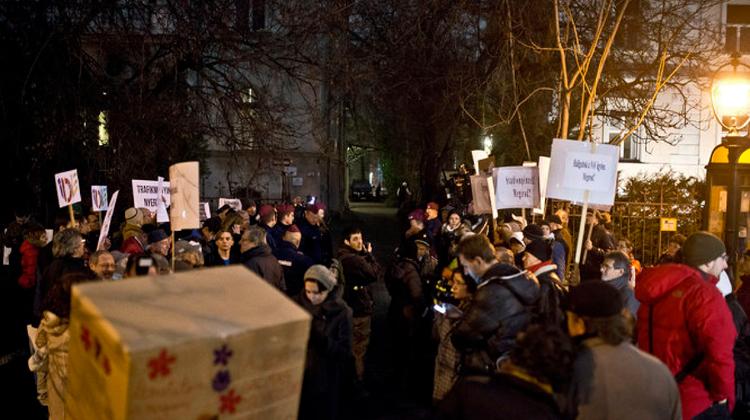 Xpat Opinion: New Pro-Government Monthly In Hungary Draws Criticism