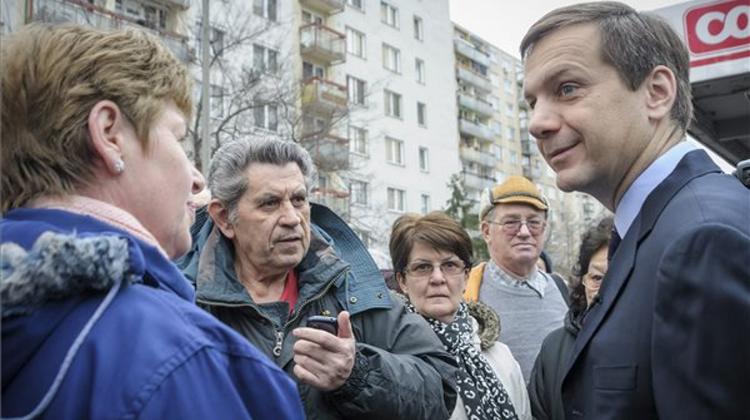 Weakening Hungarian Forint Negates Utility Cuts, Says Bajnai