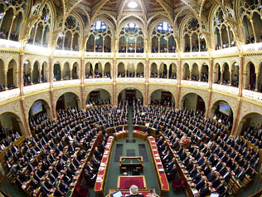 Hungary’s House Of  Parliament  Approves Utility Rate Cuts