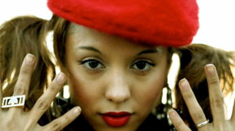 Random Trip feat Yarah Bravo (SE), A38 SHip Budapest, 8 April