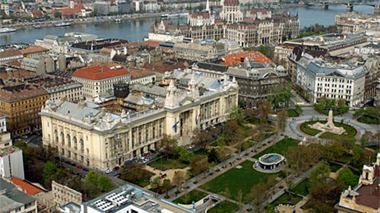 Socialists Launch Local Referendum On Controversial WWII Memorial In Budapest