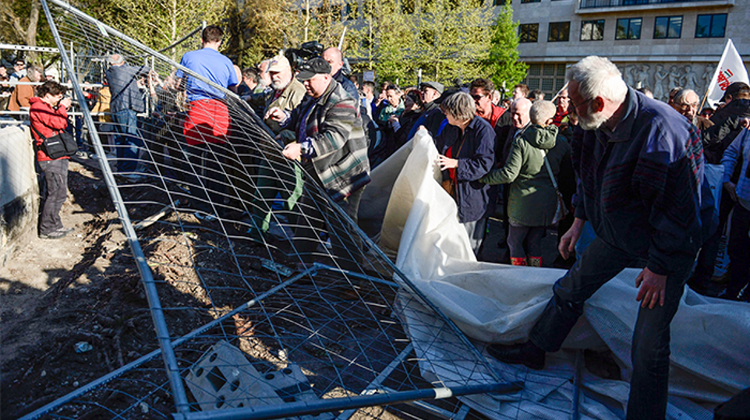 The Hungarian Holocaust: President Ader Asked To Represent Same Views At Home As Abroad