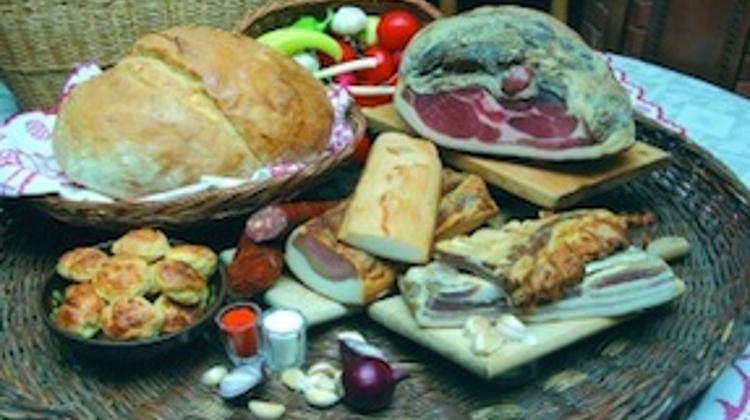 Holiday Opening Hours, Market Halls Budapest  This Weekend