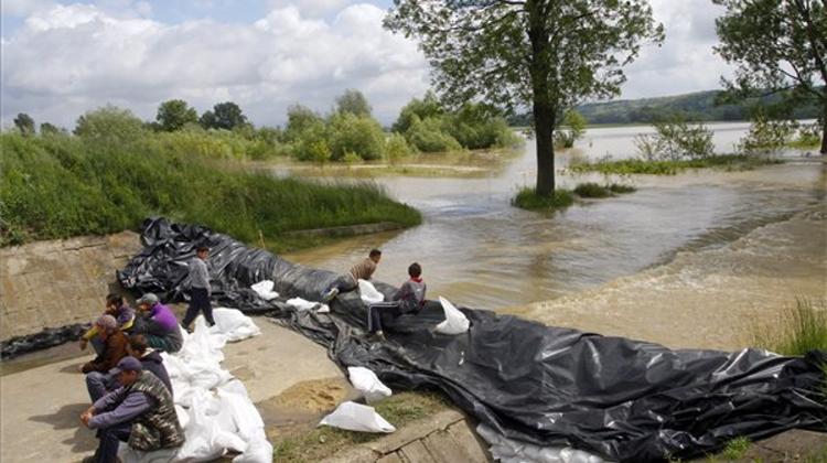 Aegon Policy Holders File Claims For 600 Million Forints In Yvette Damages