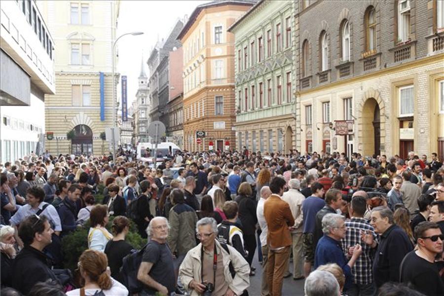 Crowd Protests Dismissal Of Origo Editor In Budapest