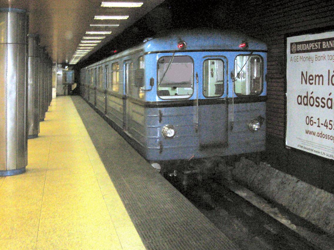 Hungarian Socialists Demand Metro 3 Revamp