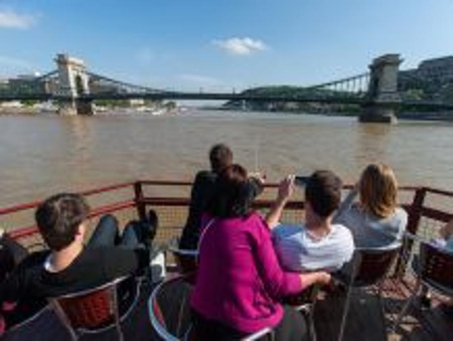 BKK’s Public Boat Lines In Budapest Back To Normal Operation