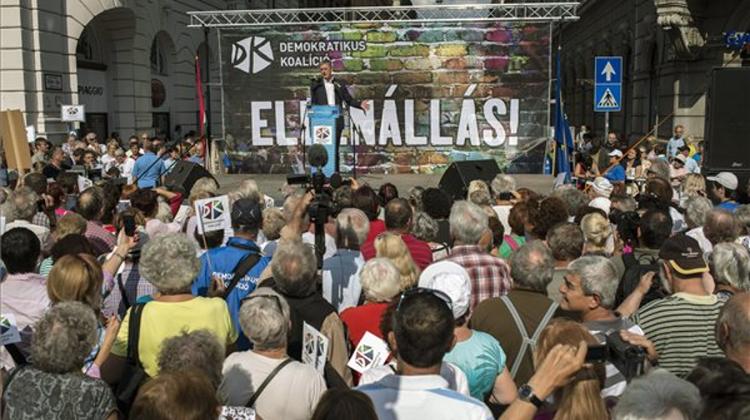 Leftist Opposition Parties Clash Over “Provocation” At Budapest Demo