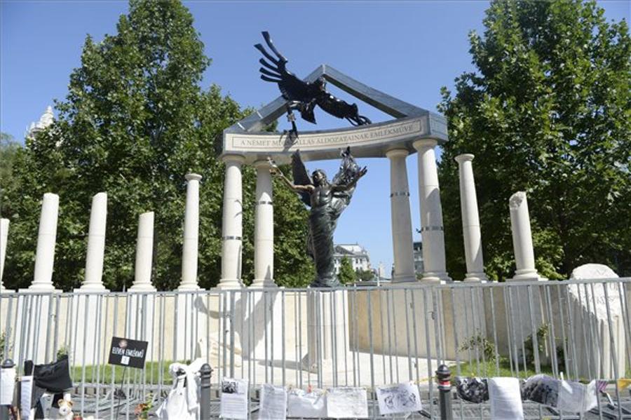 German Occupation Memorial In Budapest Erected At Midnight