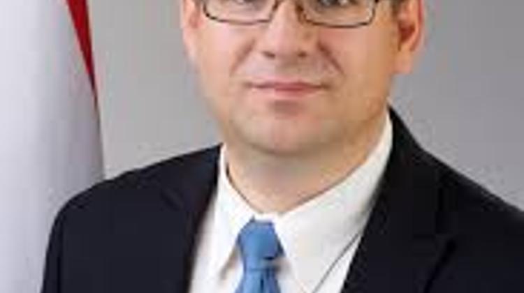 Hungarian Daily Magyar Nemzet Urges Seszták To Quit