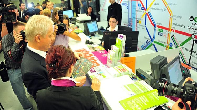Budapest Mayor Has Opened The BKK Customer Service Centre @ Deák Ferenc Tér