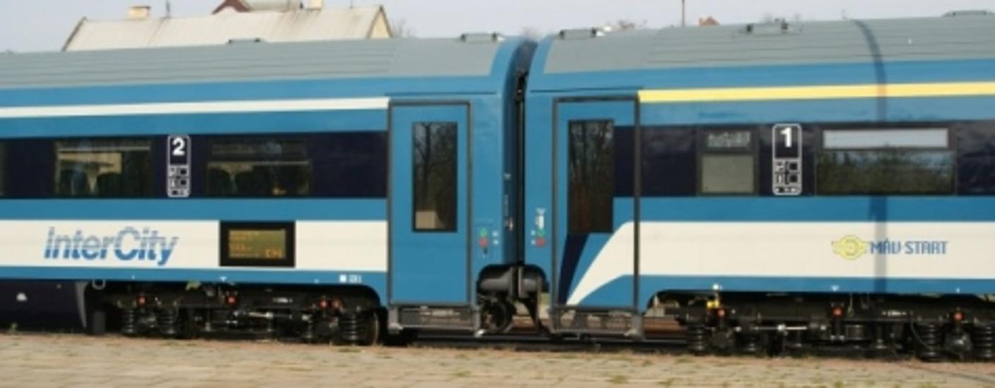 Hungarian Prototype Trains Fail To Meet EU Rules
