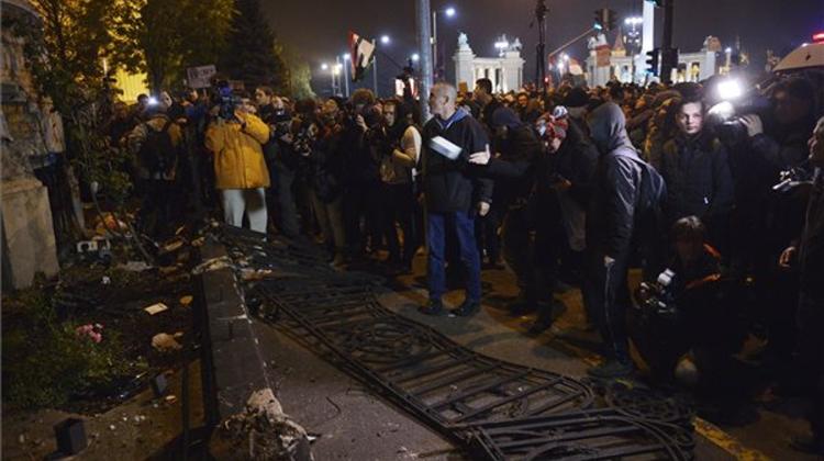 Hungarian Protesters Demand Withdrawal Of Proposed Internet Tax