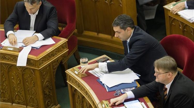 Lázár: Hungary’s Govt In Talks With Erste, Raiffeisen