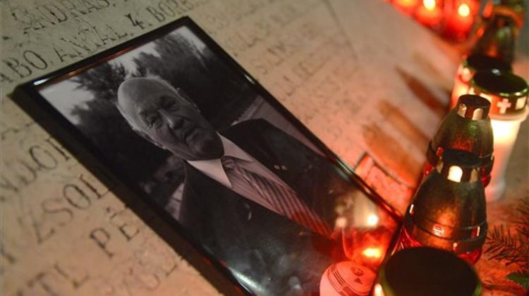 Last Of The Magic Magyars Dies