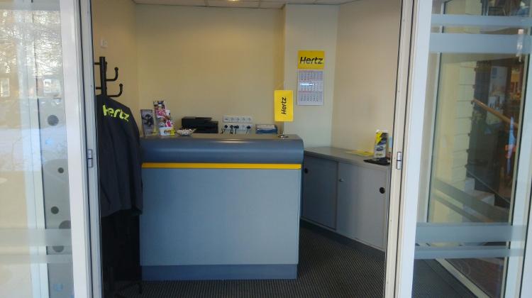 Szeged Hertz Car Hire Office Opens With Culinary Discount Offer