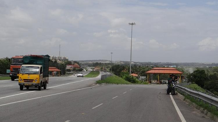 Hungarian Socialists To Organise Demonstrations Against New Motor Way Tolls