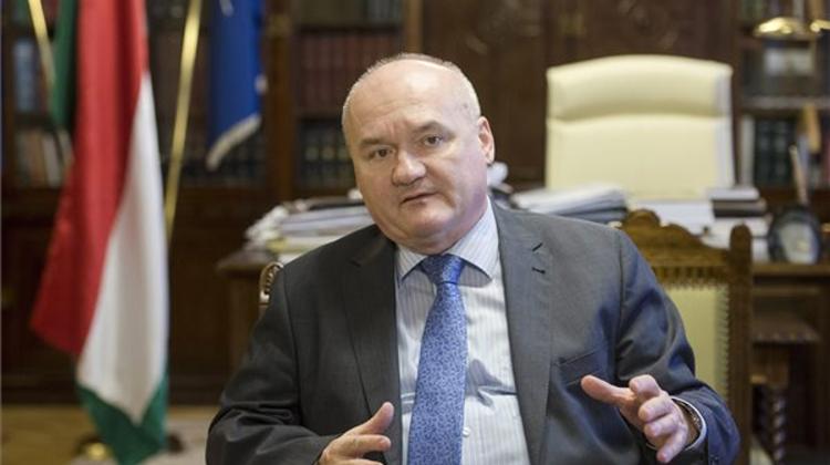 Hungary’s Defence Minister Outlines 2015 Tasks