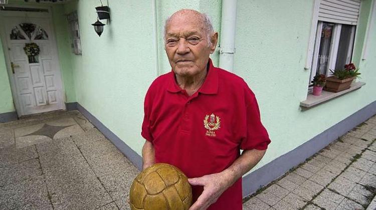 Vác FC Pay Tribute To Jenő Buzánszky - Last Of The Mighty Magyars