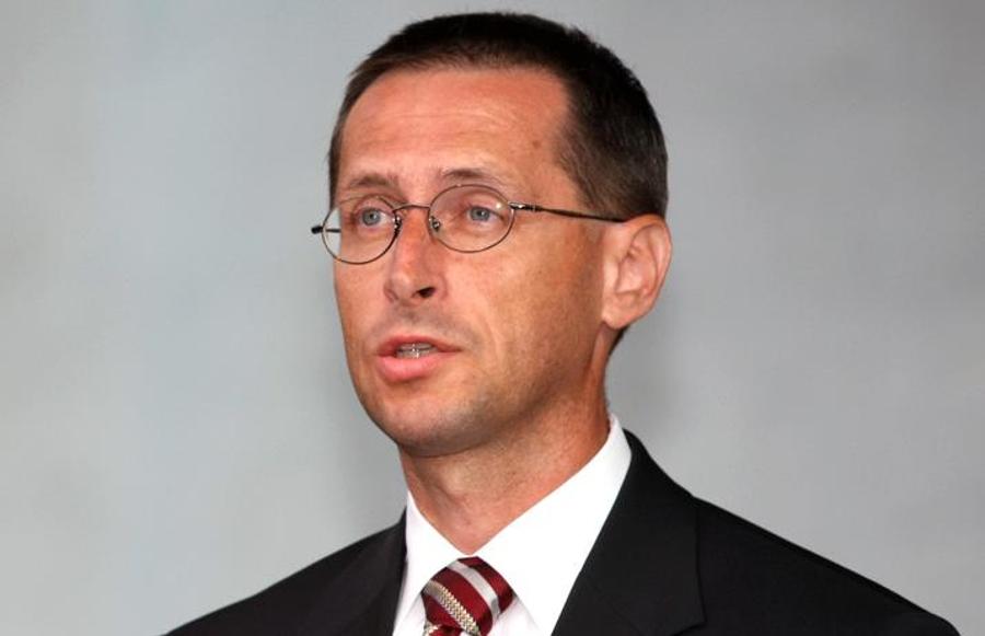 Hungarian Economy Minister Varga For Transparent Bond Sellers