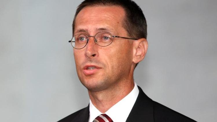 Hungarian Economy Minister Varga For Transparent Bond Sellers