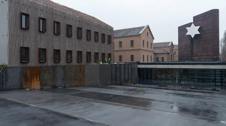 Hungarian Experts Deride House Of Fates Concept