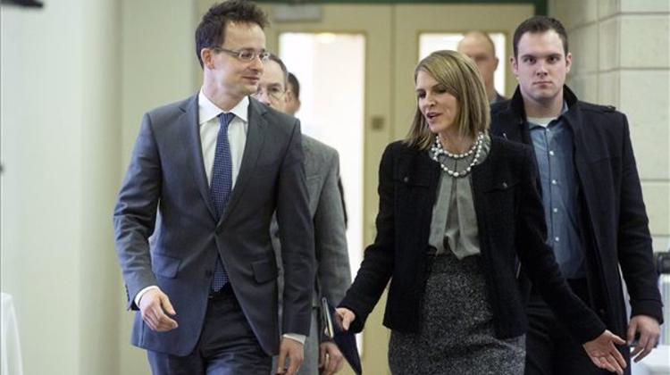 Hungary’s Foreign Minister Briefs Foreign Diplomats On Putin Visit