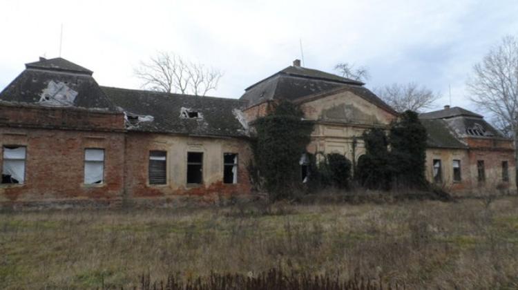 Palace In Rural Hungary Goes On Sale For The Price Of A Small Apartment