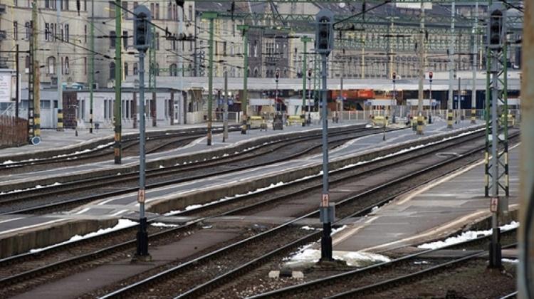 Fate Of Major Budapest Railway Station Uncertain After Buttress Collapses