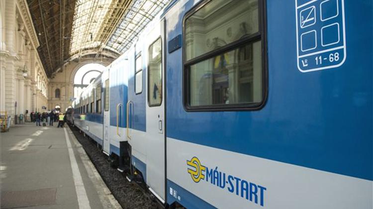 MÁV Acquires Used Austrian Trains